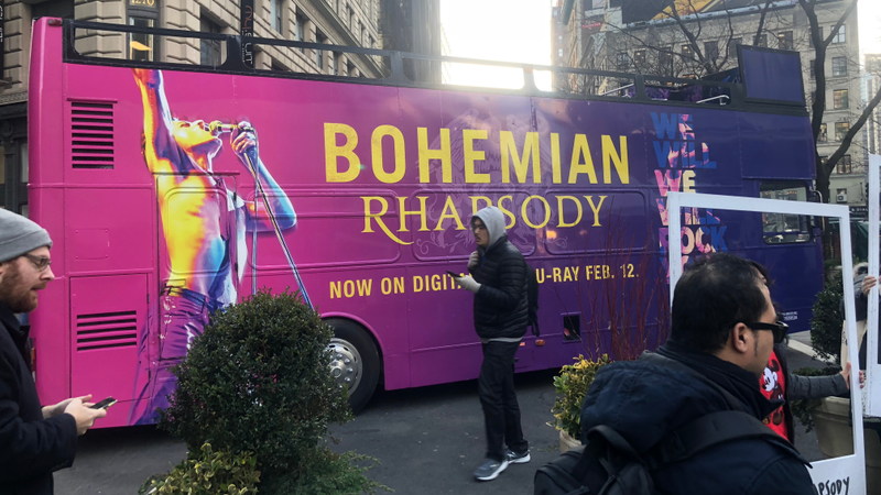 Illustration for article titled I Rode the Bohemian Rhapsody 'Rock Like Queen' Karaoke Bus to Hell